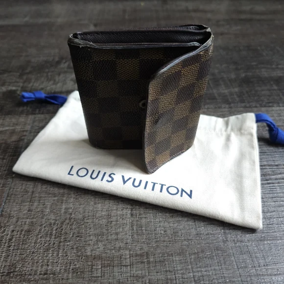 LOUIS VUITTON - wallet - Picture 2 of 16